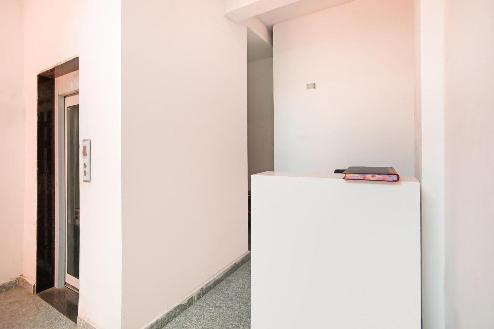Hotel O Welcome Residency Γκουργκάον Εξωτερικό φωτογραφία